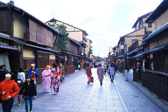 Kyoto Samurai and Geisha Town Private Walking Tour - Nijo Castle and the Shogun’s Kyoto base