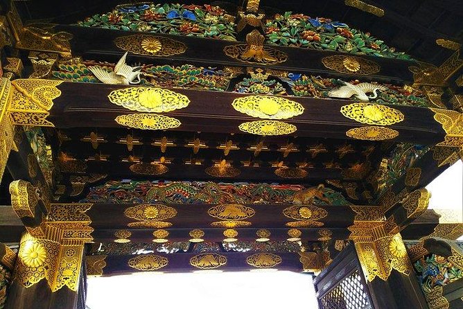 Kyoto Samurai and Geisha Town Private Walking Tour - Pace, food, and what to wear