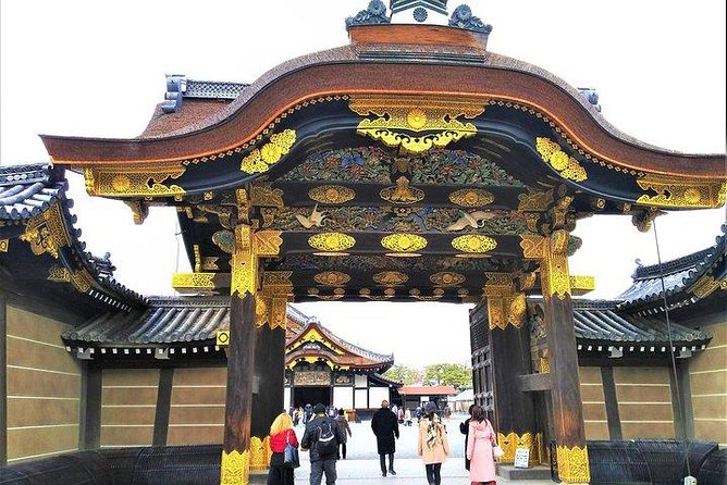 Kyoto Samurai and Geisha Town Private Walking Tour - Starting at Kyoto Station at 8 a.m.
