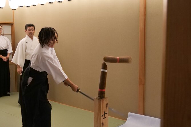 Kyoto Samurai Discovery Samurai Sword Test Cutting Training - Learning the basic sword movements