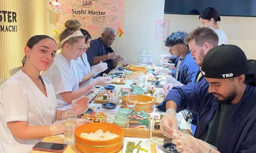 Kyoto: Sushi Making Experience in Kawaramachi - A Sushi Lesson in the Middle of Kawaramachi