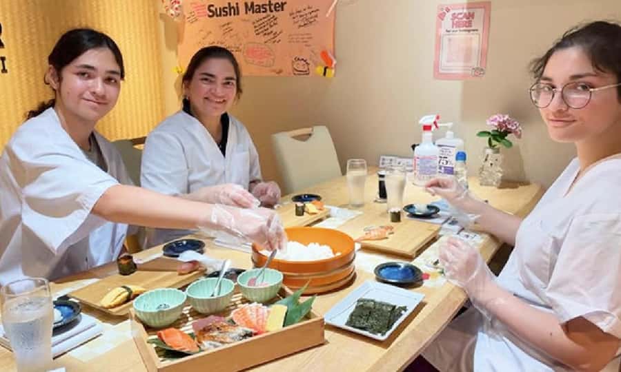 Kyoto: Sushi Making Experience in Kawaramachi - Choose Between Nigiri and Temari Sushi