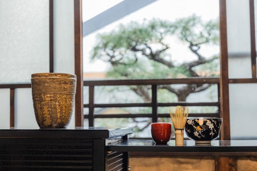 Kyoto: Table-Style Tea Ceremony at a Kyo-Machiya - A clear introduction to tea ceremony manners
