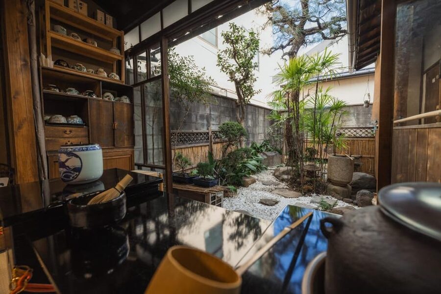 Kyoto: Table-Style Tea Ceremony at a Kyo-Machiya - Choosing the kimono option