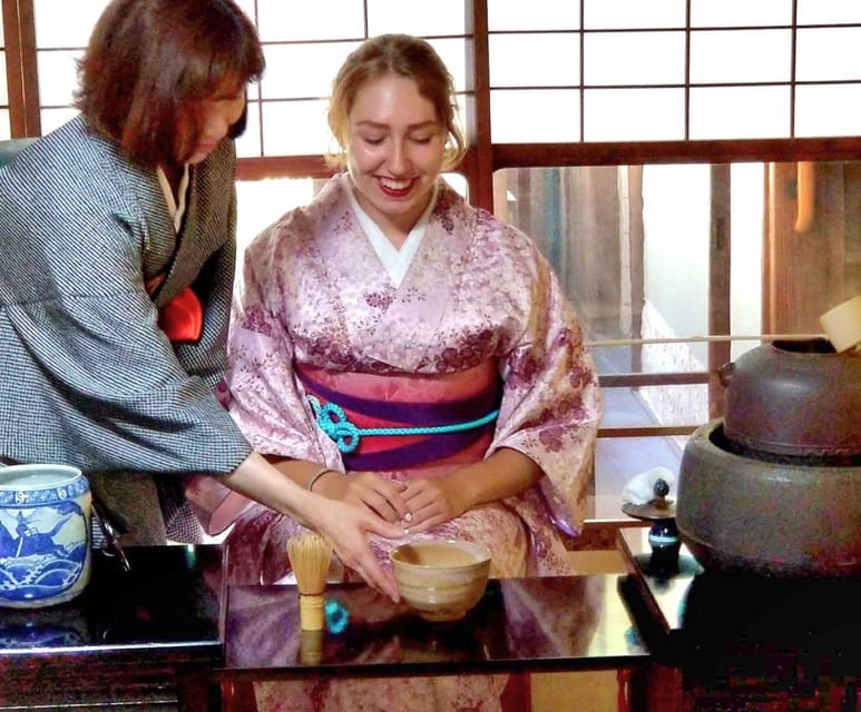 Kyoto: Table-Style Tea Ceremony at a Kyo-Machiya - Purifying yourself at the garden basin