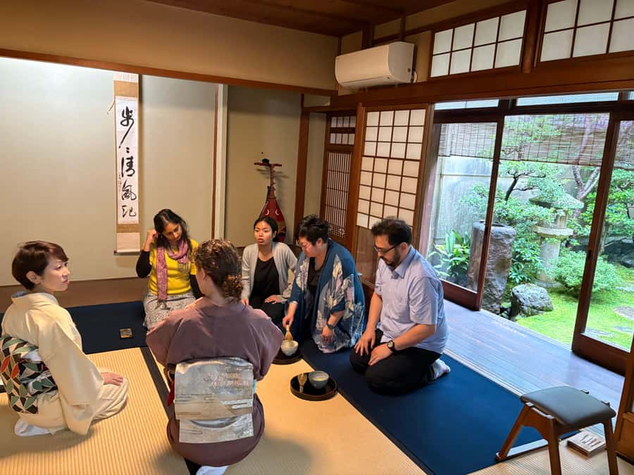 Kyoto: Tea Ceremony, in traditional Japan house (ENG/ES/NLD) - A small group makes a real difference