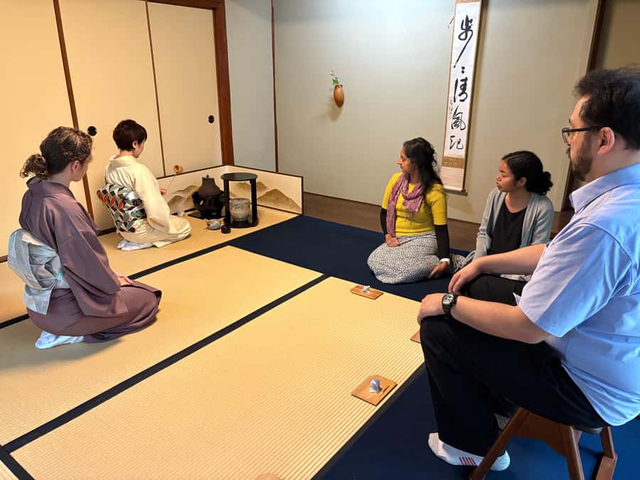 Kyoto: Tea Ceremony, in traditional Japan house (ENG/ES/NLD) - Entering the old house across from Shinrenji