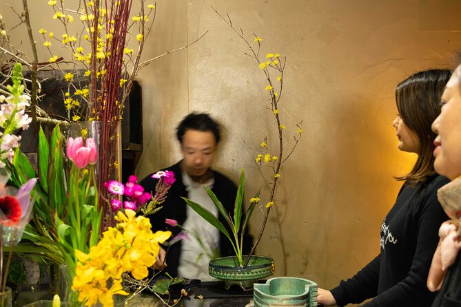 Kyoto Tea ceremony with Japanese Flower Arrangement Ikebana - A flower shop with a Kyoto address