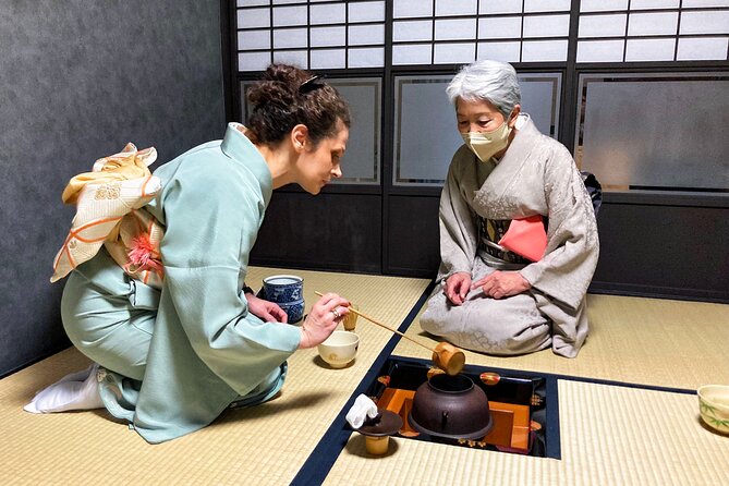 KYOTO Tea Ceremony with kimono near by Imamiya Jinjya Shrine - Watching a tea master with three decades of practice