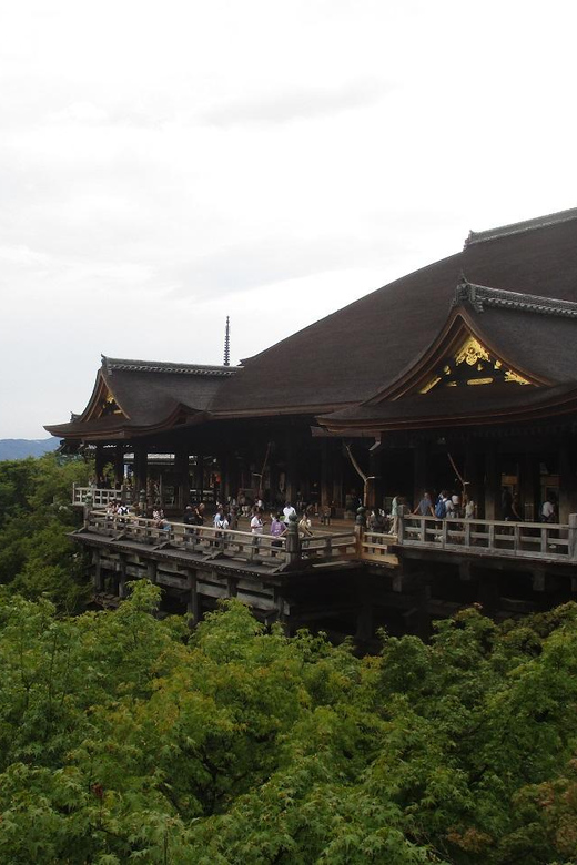 KYOTO: Tempio Kiyomizu Pagode Gion “Geisya” (Guida Italiana) - Gion, geisha culture, and the Minami-za theater
