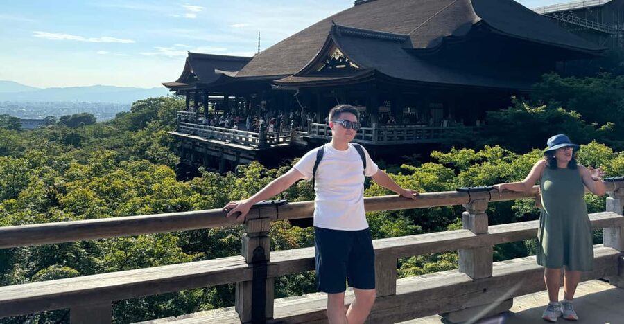 Kyoto: Top Sights Guided Tour - Gion, Kinkaku, Fushimi, Nijo - Fushimi Inari and its red gate corridor