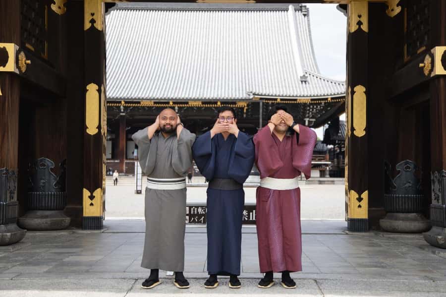 Kyoto: Traditional Kimono Rental with Seasonal Kimono - What the $34 price really covers