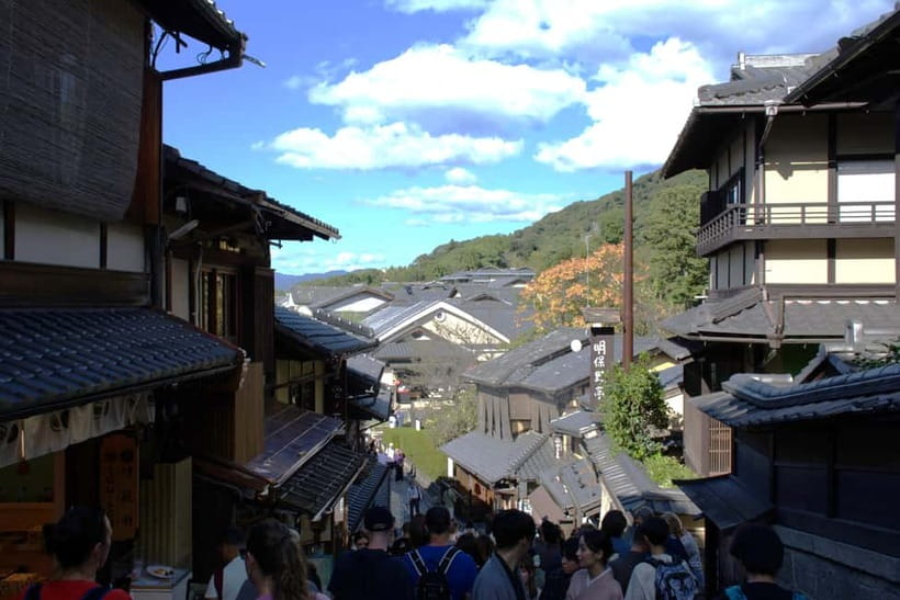 Kyoto: Walking tour Kiyomizu, Geisha District with a Local - Practical advice for a smoother outing