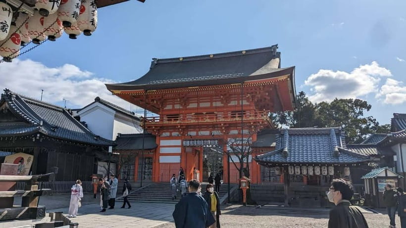Kyoto: Walking tour Kiyomizu, Geisha District with a Local - Walking Kyoto’s quieter streets toward Kiyomizu