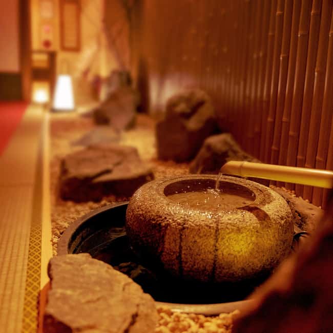 Kyoto: Wazuma Magic Show & Uji Matcha: Private Experience - Why the Private Format Matters