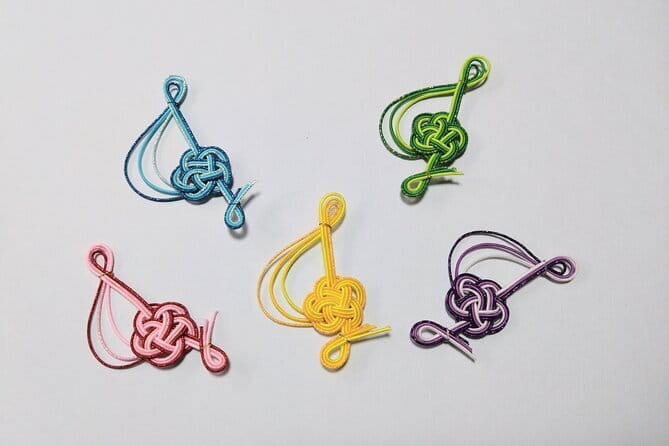 Let's make Japanese accessories with Mizuhiki - The real value of patient, personal instruction