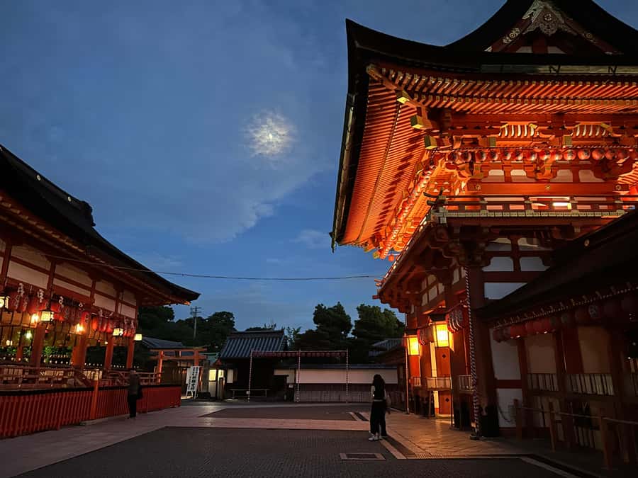 Nara Optional:Kyoto Private Car Tour with Japanese Navigator - Higashi-Honganji starts the day with scale