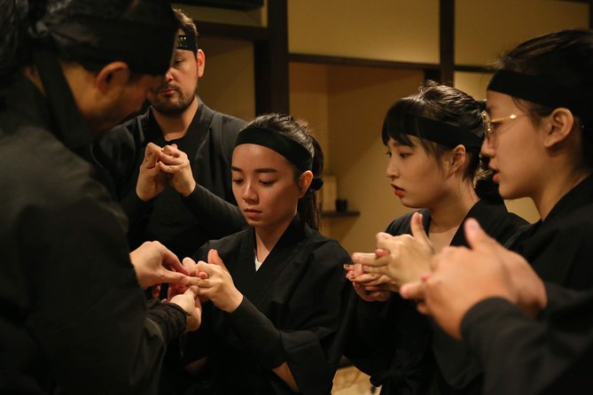 Ninja 1-hour Hands-on Lesson by Japanese master in Kyoto -Entry - Shuriken, kunai, and blowgun practice