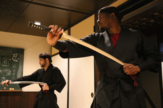 Ninja 2-hour Hands-on Lesson by Japanese master in Kyoto -Medium - Changing into full ninja clothing