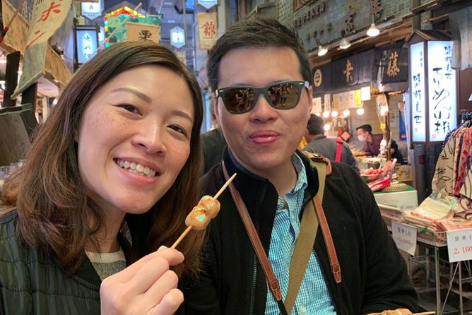 Nishiki Market Brunch Walking Tour (7 Tastings + Brunch) - A quiet pause at Nishiki Tenmangu