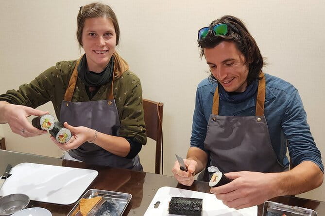 Nishiki Market, Private Sushi class & Sake Tasting in Townhouse - Key points at a glance