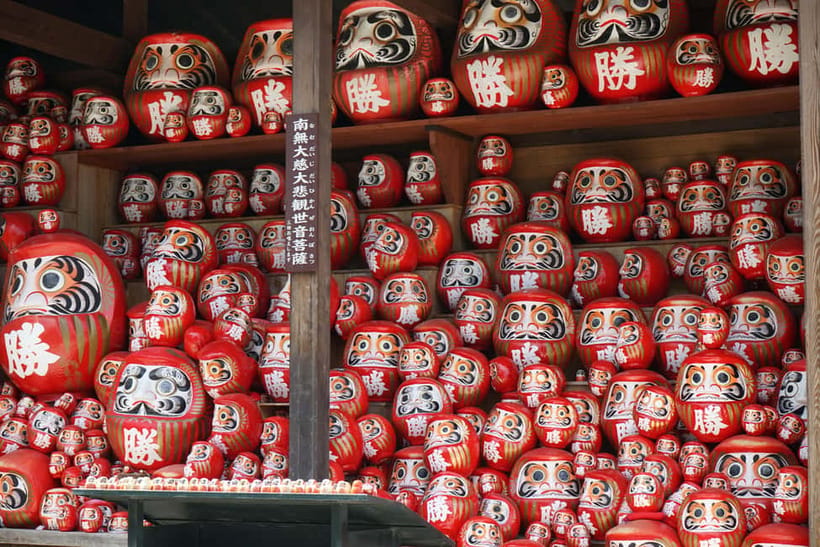 Osaka/Kyoto: Katsuoji, Kinkakuji, Arashiyama 1-Day Bus Tour - Katsuoji and the Daruma tradition
