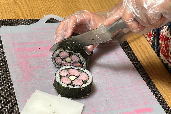 Private Art Sushi Roll Class in Kyoto - Why the private format suits families