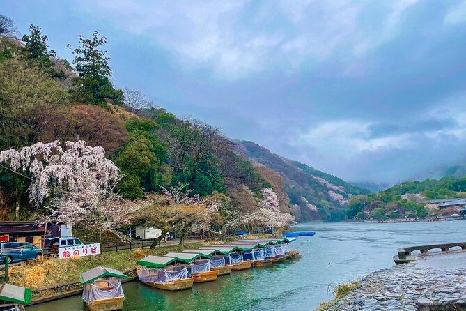 Private car tour Let's uncover secrets of majestic Kyoto history - Arashiyama, Yasakanoto, and the route’s confusing detail