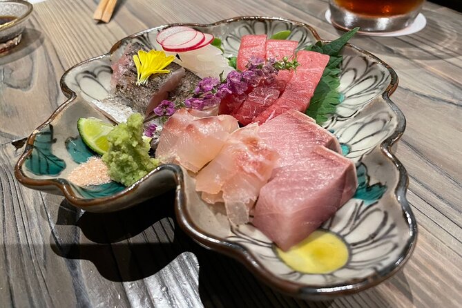 Private Food & Sake Tour in Central Kyoto with Sake Sommelier - Standing bars and the local side of Kyoto