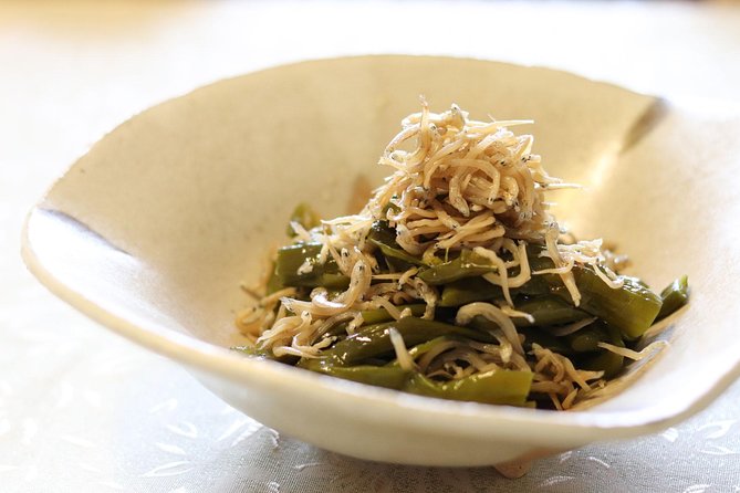 Private Japanese Home Cooking Class in Kyoto with Michiyo - Making dashi, the base of Japanese cooking