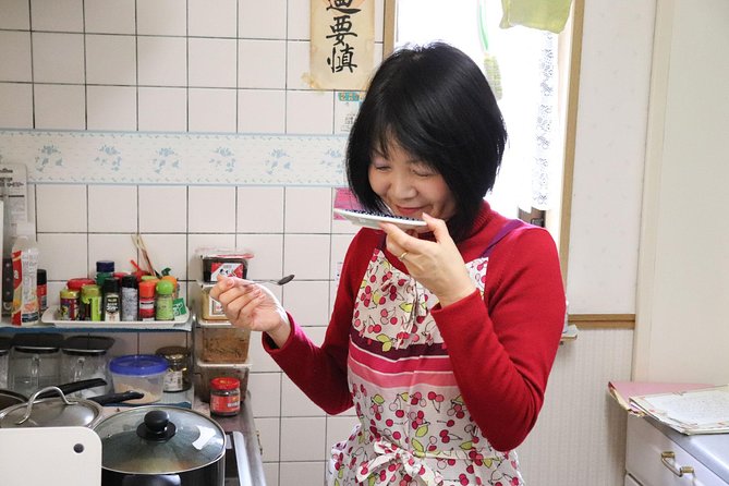 Private Japanese Home Cooking Class in Kyoto with Michiyo - Meeting Michiyo at Otsukyo Station