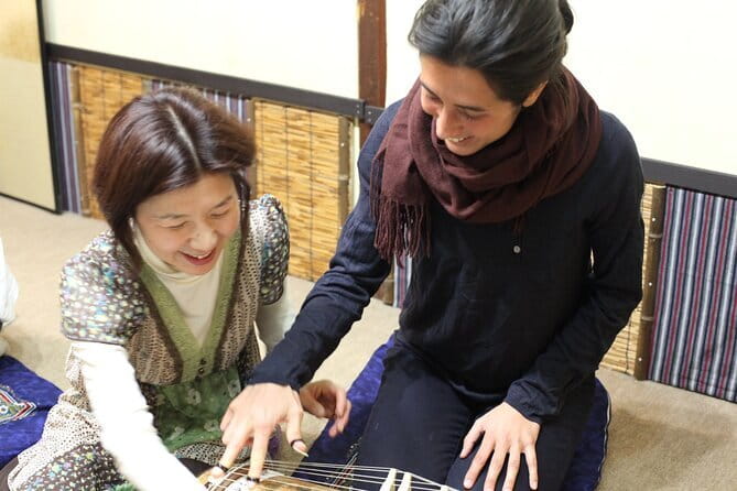 Private Koto Lesson in Kyoto with a Professional Koto Performer - Playing a Japanese Koto Instead of Just Photographing One