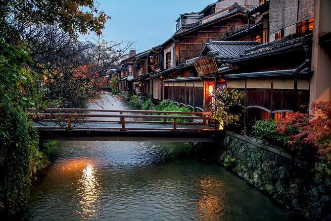 Private Kyoto Customizable Day Tour with English Speaking Driver - How much guiding should you expect?