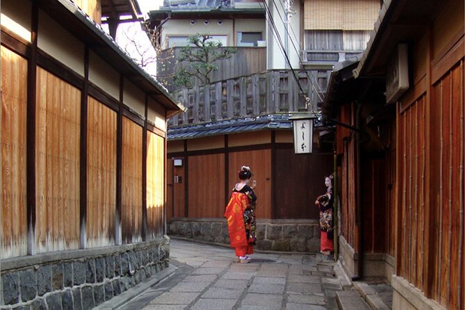Private Kyoto Geisha Districts Walking Tour - Kennin-ji Temple: a calm start with real context