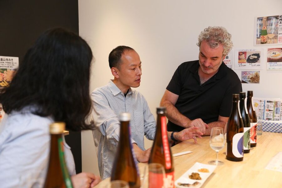 Sake Tasting in Central Kyoto - Tasting six to eight sakes from Japan