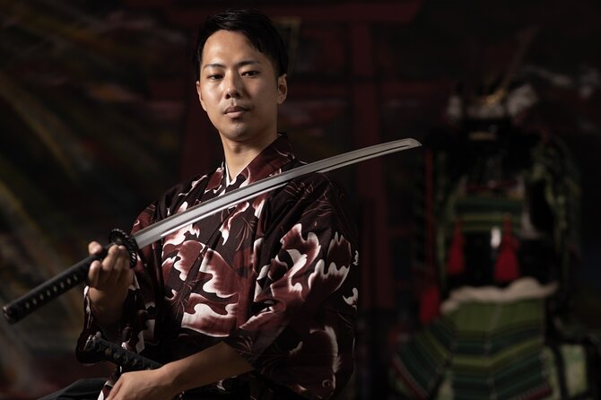 Samurai Training with Modern day Musashi in Kyoto - Practicing a short kata