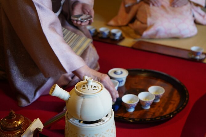 Sencha-do the Japanese Tea Ceremony Workshop in Kyoto - Tasting sencha with wagashi