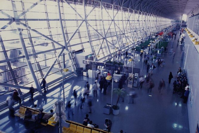 Shared Departure Transfer : Kyoto City to Kansai International Airport - From your Kyoto hotel lobby to KIX