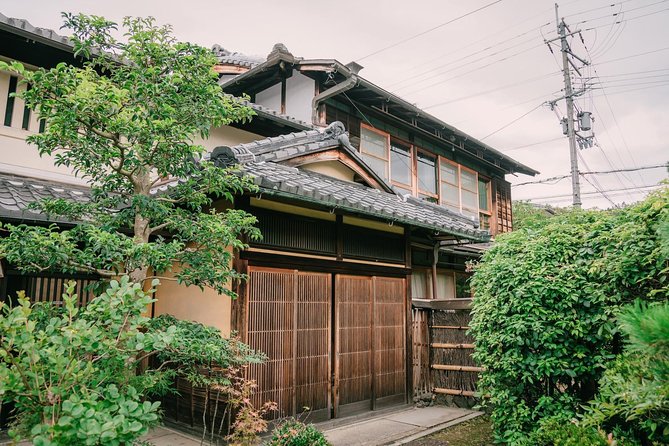 Stunning Private Tea Ceremony: Camellia Garden Teahouse - Chairs, Floor Seating, and the Question of Kimono