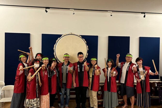 TAIKO, Japanese Drum Experience from Kyoto - Playing a Group Piece and Taking the Final Photo