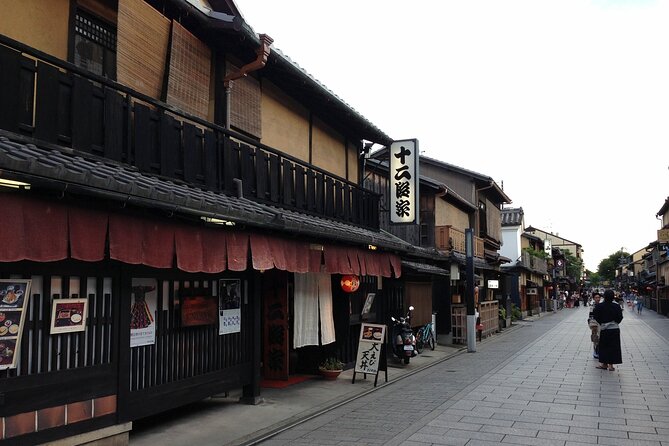 Tailored Full Day Private Experience of Kyoto for 1 Day Visitors - Nishiki Market for food and a break