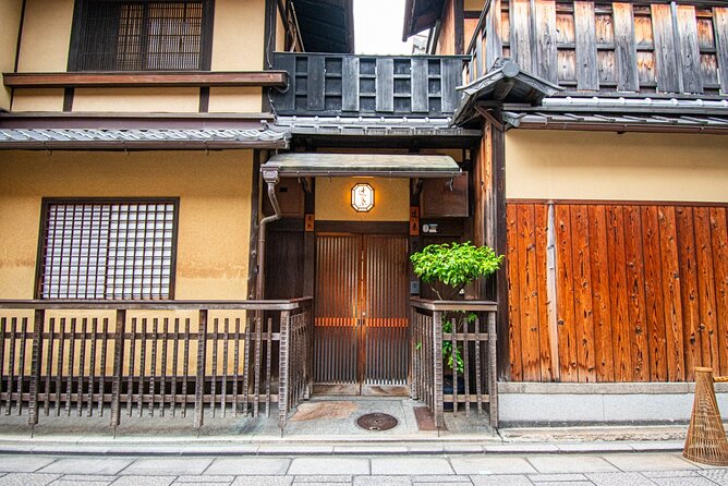 Takashi's local food adventure through Gion Kyoto tips of Ramen - Is $166.14 Good Value?