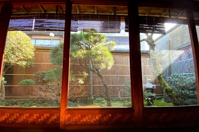 Tea ceremony and kimono experience at Kyoto, Tondaya - Photographing a 140-year-old Kyoto house