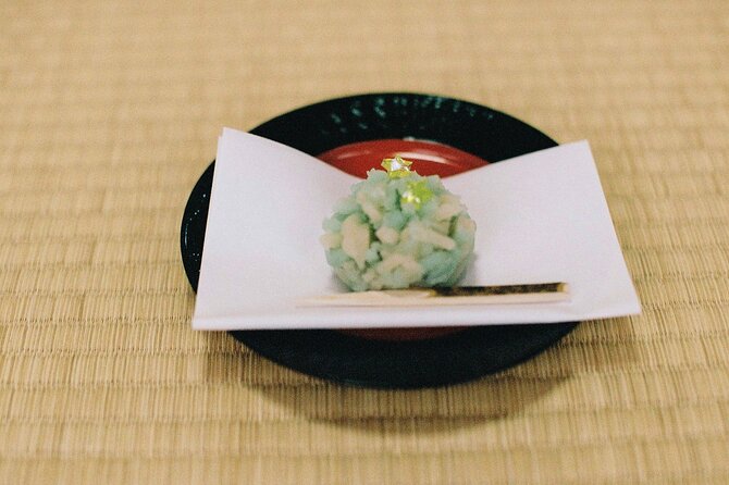 Tea ceremony by the tea master in Kyoto SHIUN AN - How the small group changes the experience