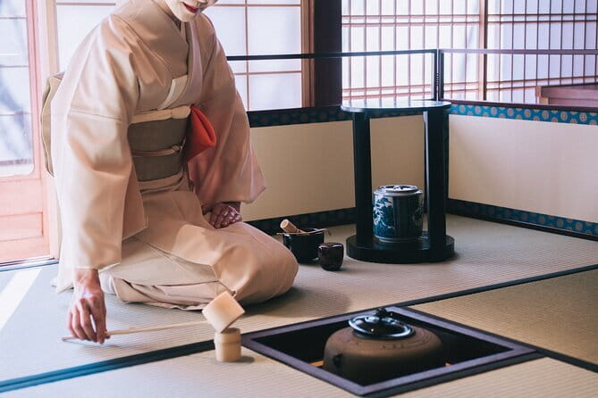 Tea Ceremony with Kimono and Professional Photoshoot in Kyoto - Watching the English-language tea demonstration