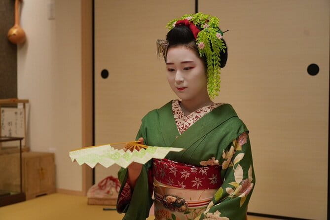 The Art of Geisha: Exclusive Show & Gion Walking Tour - Why this Gion experience feels different