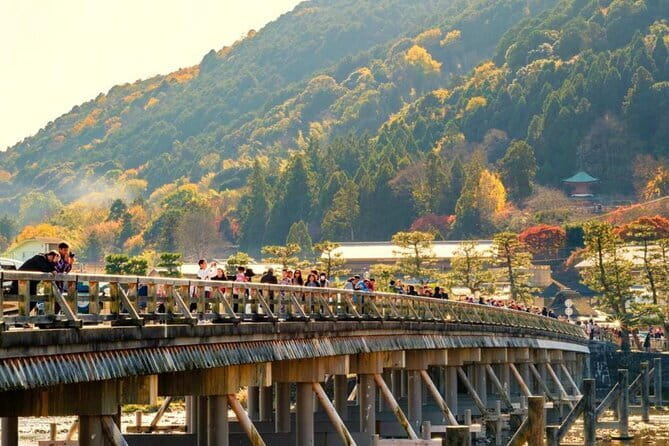 The Way of Tea: Kyoto Crafts, Hidden Temples & Wabi-Sabi Walk - Craft shops and the meaning of a raku tea bowl