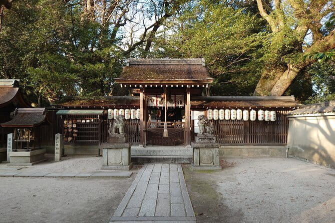 The Way of Tea: Kyoto Crafts, Hidden Temples & Wabi-Sabi Walk - The final hour at a traditional tea house