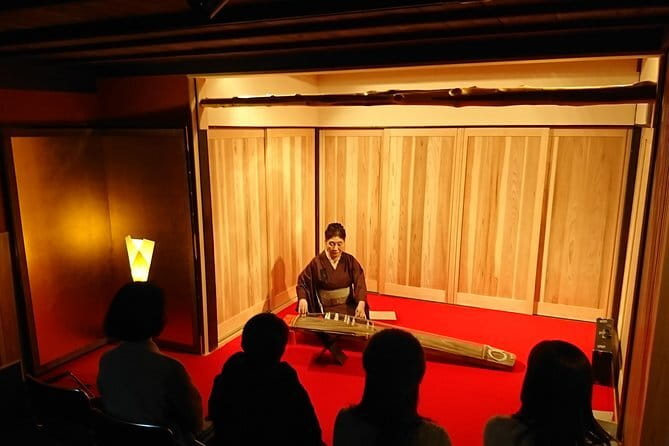 Traditional Japanese Music show & Experience Tour in Kyoto - Location and timing in central Kyoto