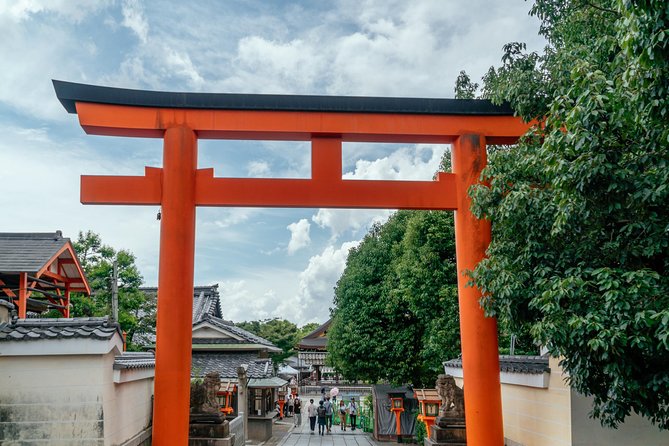 Treasures of Kyoto: Geishas & Traditions Private Tour - Starting with kabuki at Izumo no Okuni and Minamiza
